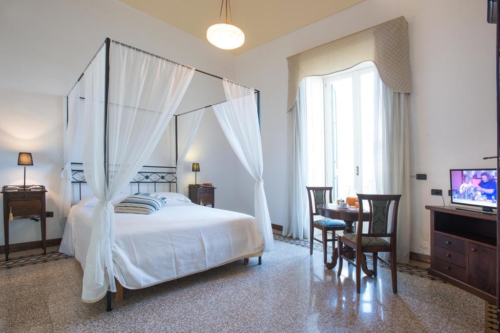 Palazzo Scarciglia - Dimora D'Epoca Bed & Breakfast Minervino di Lecce Bilik gambar